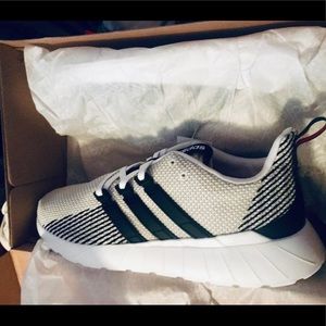 questar flow adidas white